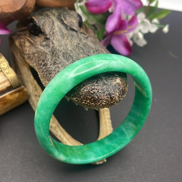 Jade Bangle - Picture 3 of 5